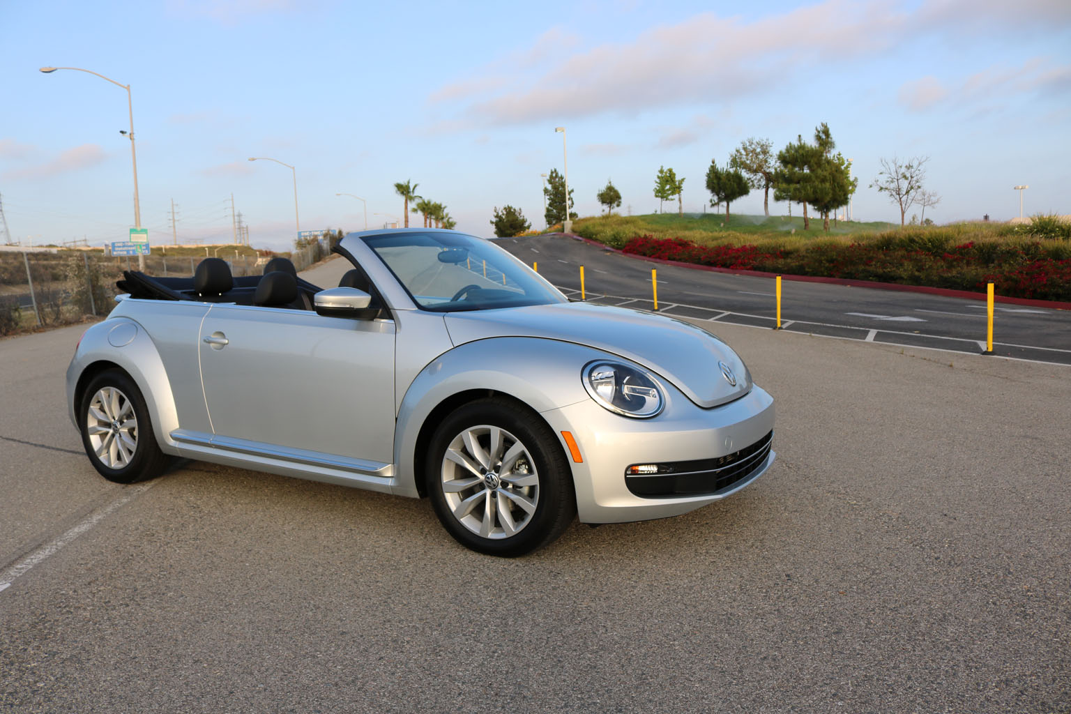 2015_VW_Beetle_Convertible_TDI_011 | Car Design TV