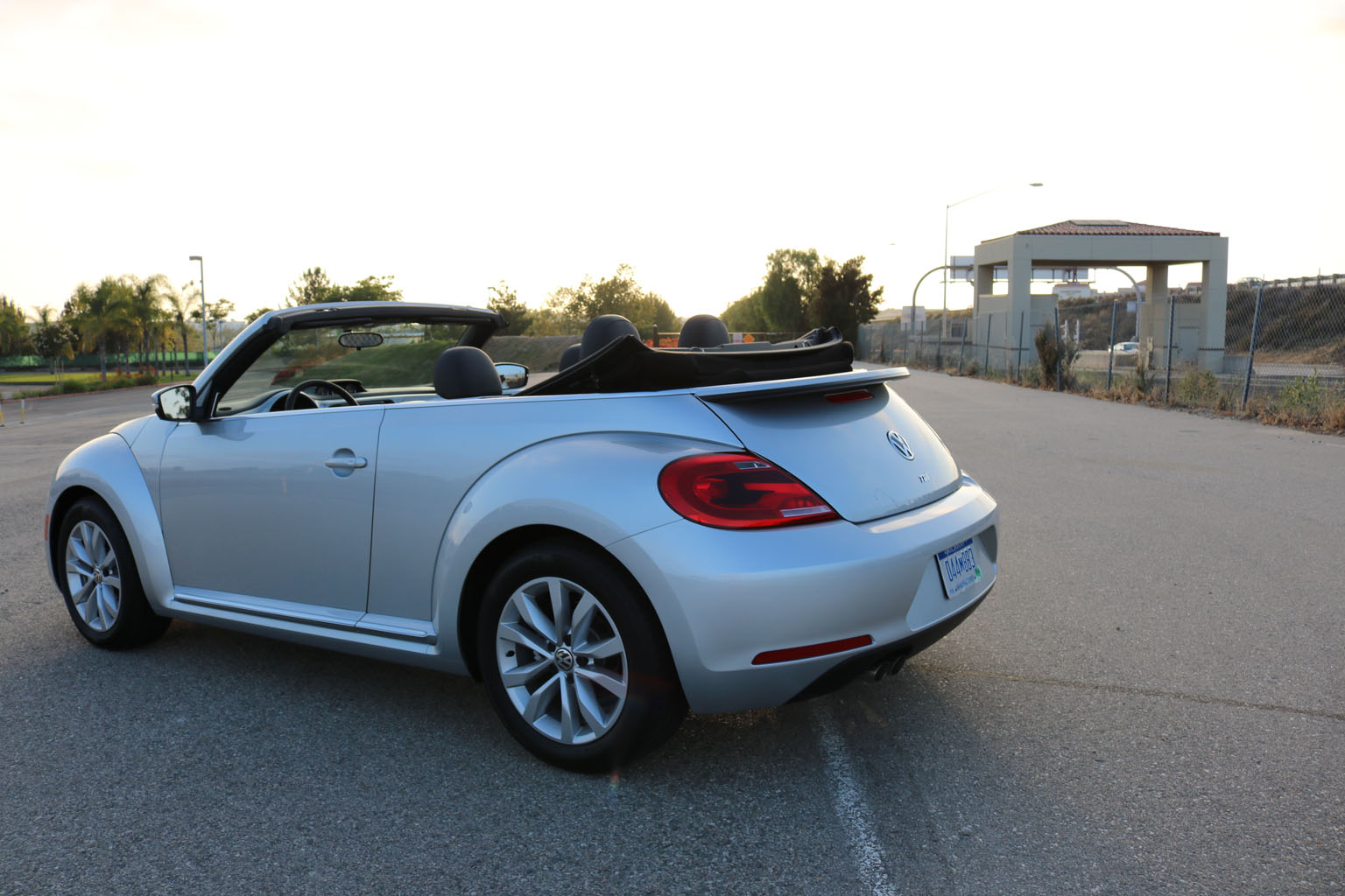 2015_VW_Beetle_Convertible_TDI_023 | Car Design TV