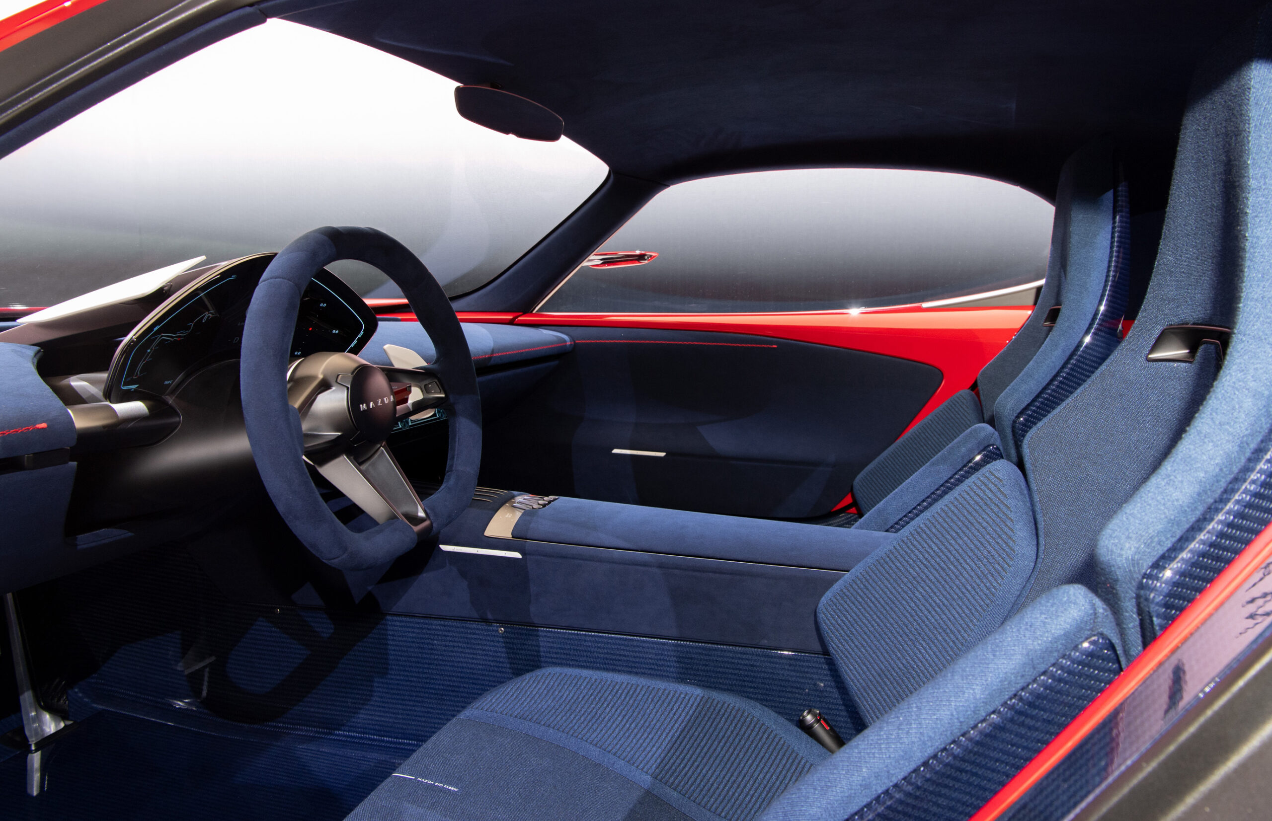 MAZDA NEWSROOM｜Mazda unveils 'MAZDA ICONIC SP' compact sports car